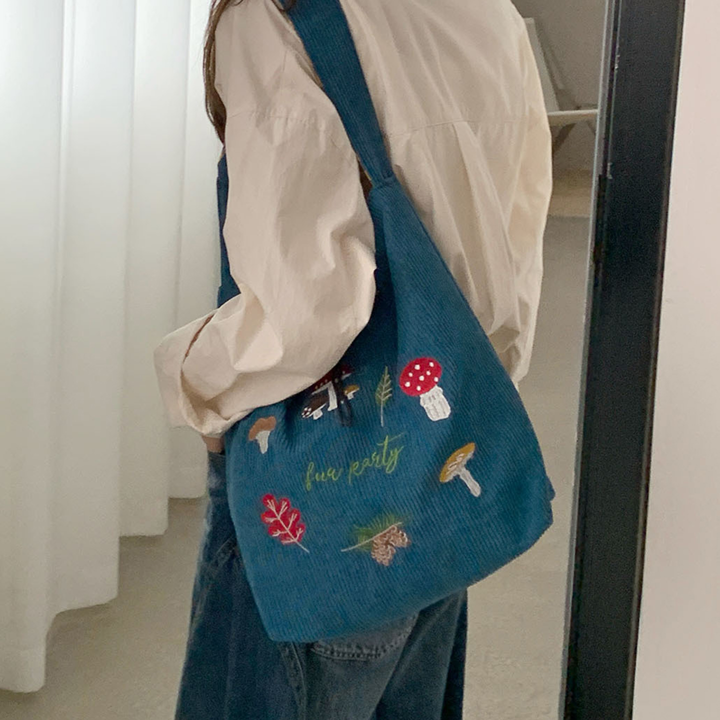 森系刺绣复古学生上课包放书