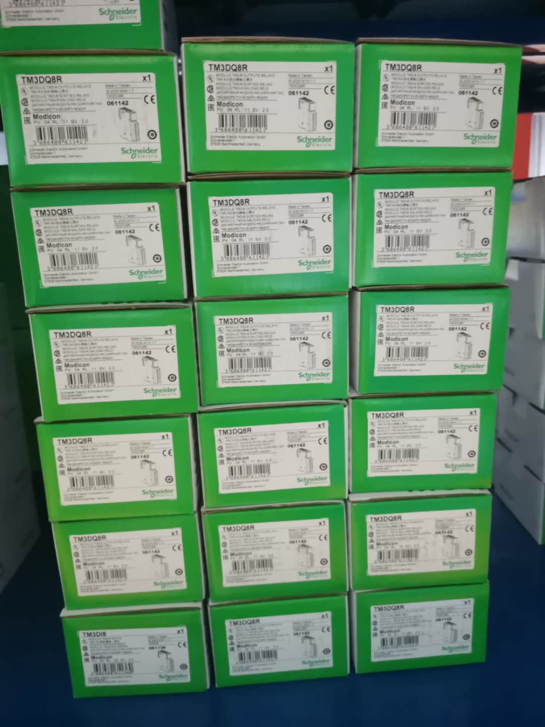 施耐德模块TM2AMI8HT全新原装正品现货销售，询价