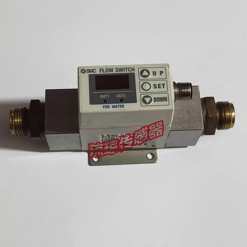 ！SMC数字式流量开关PF2W720-F04-67流量计PF2A721-F03-67实拍现