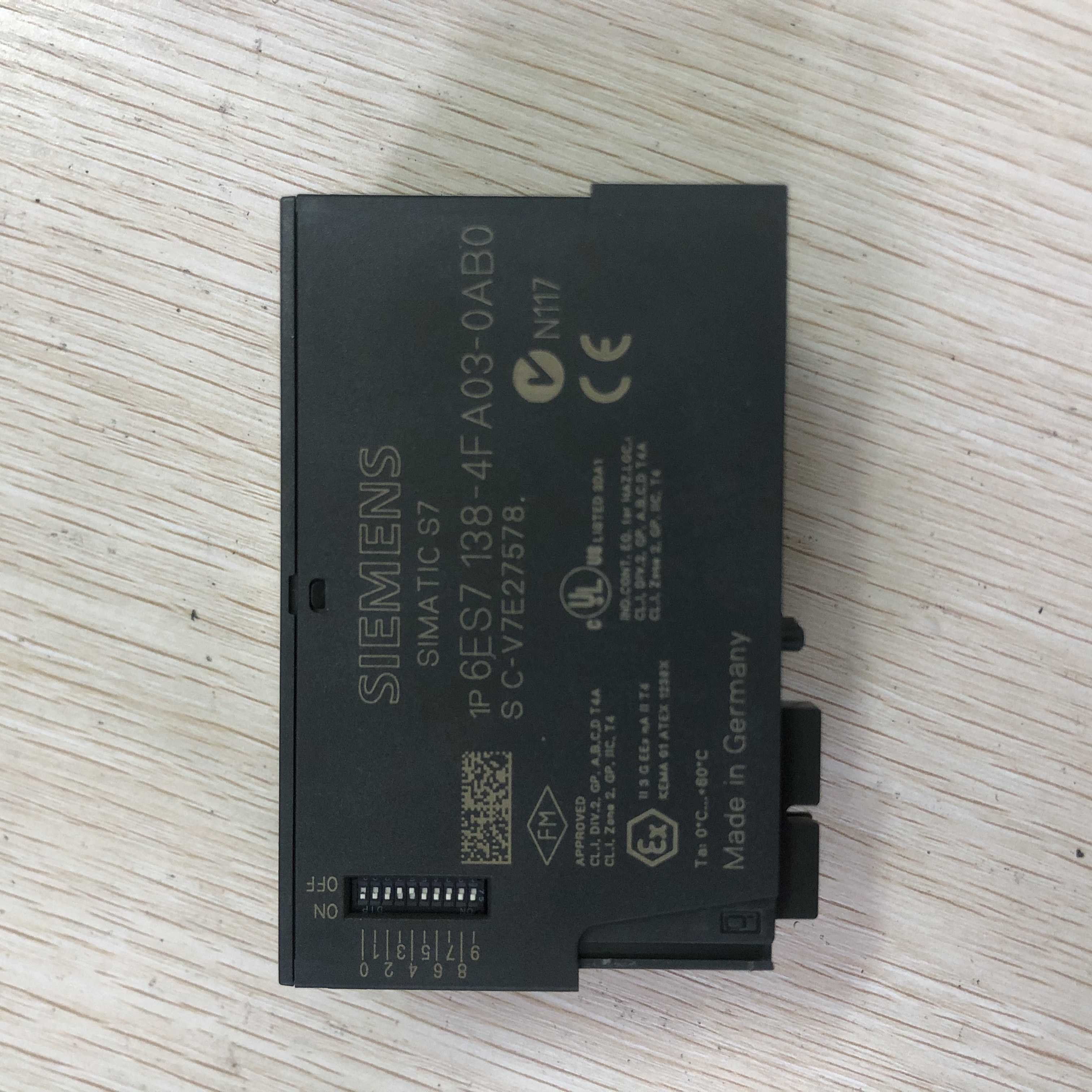 现货促销 原装拆机 西门子6ES7 138-4FB03-0AB0 卡角断 实物照片