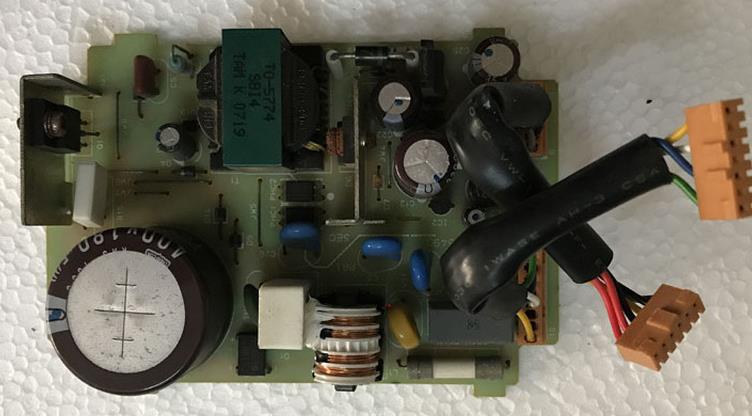 $欧姆龙 CP1L-M40DR-A 电源板 图包好询价