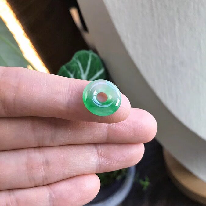 A货翡翠甜甜圈冰种阳绿甜绿
