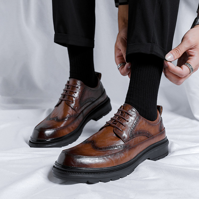 WIDE SCALP SHOES MENS LEATHER BUSINESS FORMAL WEAR FEET WIDE BRITISH CASUAL WEDDING GROOM SHOES INNER HEIGHT BROGUE MENS SHOES