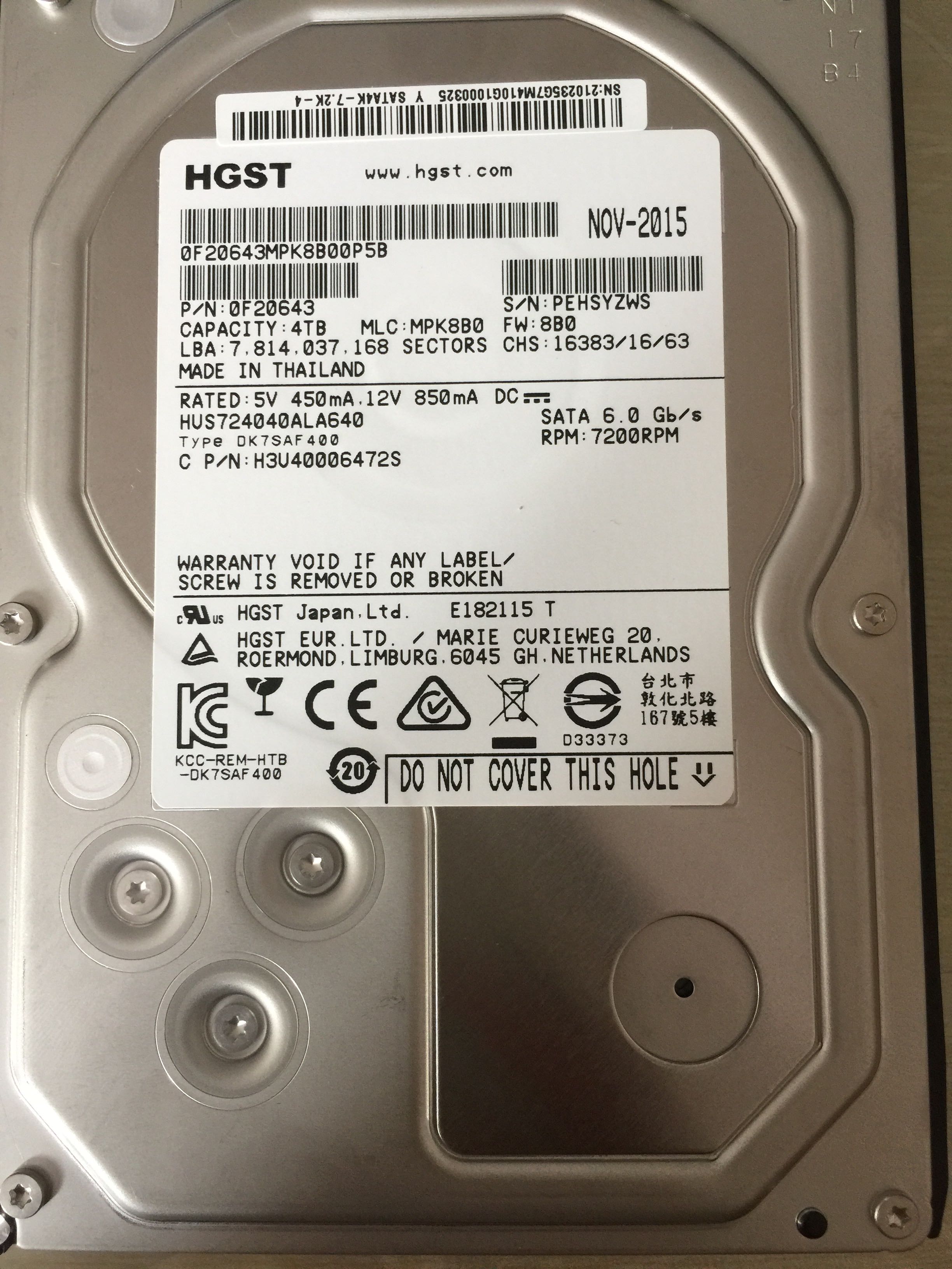 日立 4T企业级 HUS724040ALA640 FW 8B0  服务器 存储性能硬盘
