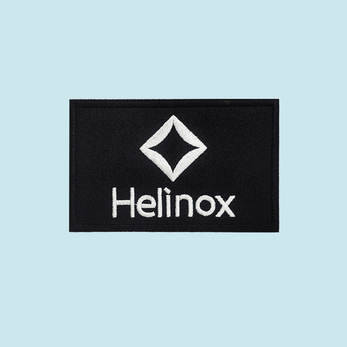 Helinox黑色字母刺绣布贴