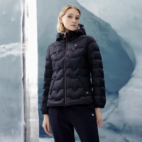 斐乐FILA百搭女装连帽羽绒服外套时尚简约运动羽绒服F11W341916F