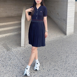 FILA/斐乐女子短袖连衣裙V领编织百褶收腰显瘦中长裙F11W331313F