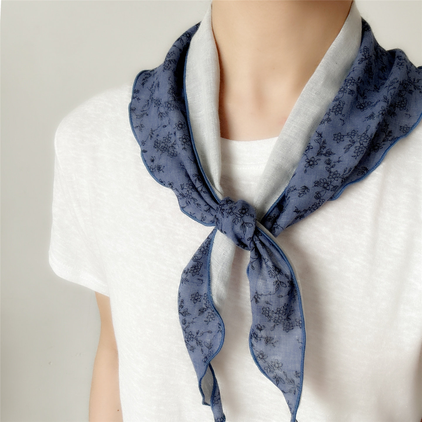 文艺小围巾女春秋薄款三角巾棉麻条纹护颈披肩丝巾日系百搭男围脖