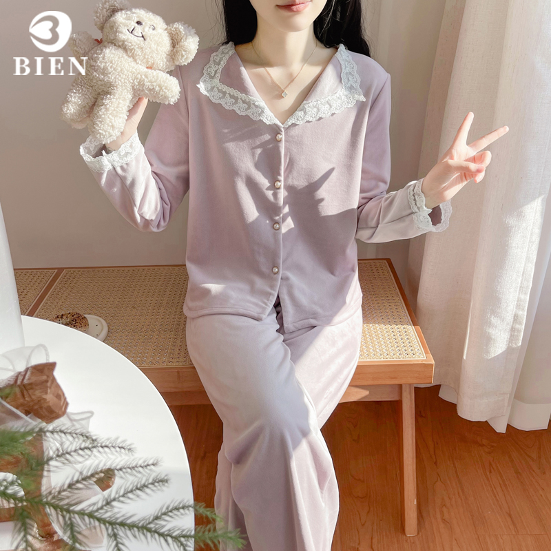女海岛绒花边拼接睡衣套装