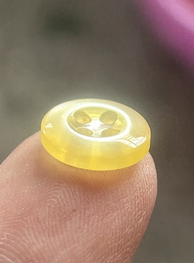 黄色树脂圆形小纽扣衬衣衬衫男女针织衫开衫儿童手工纽扣四眼扣子