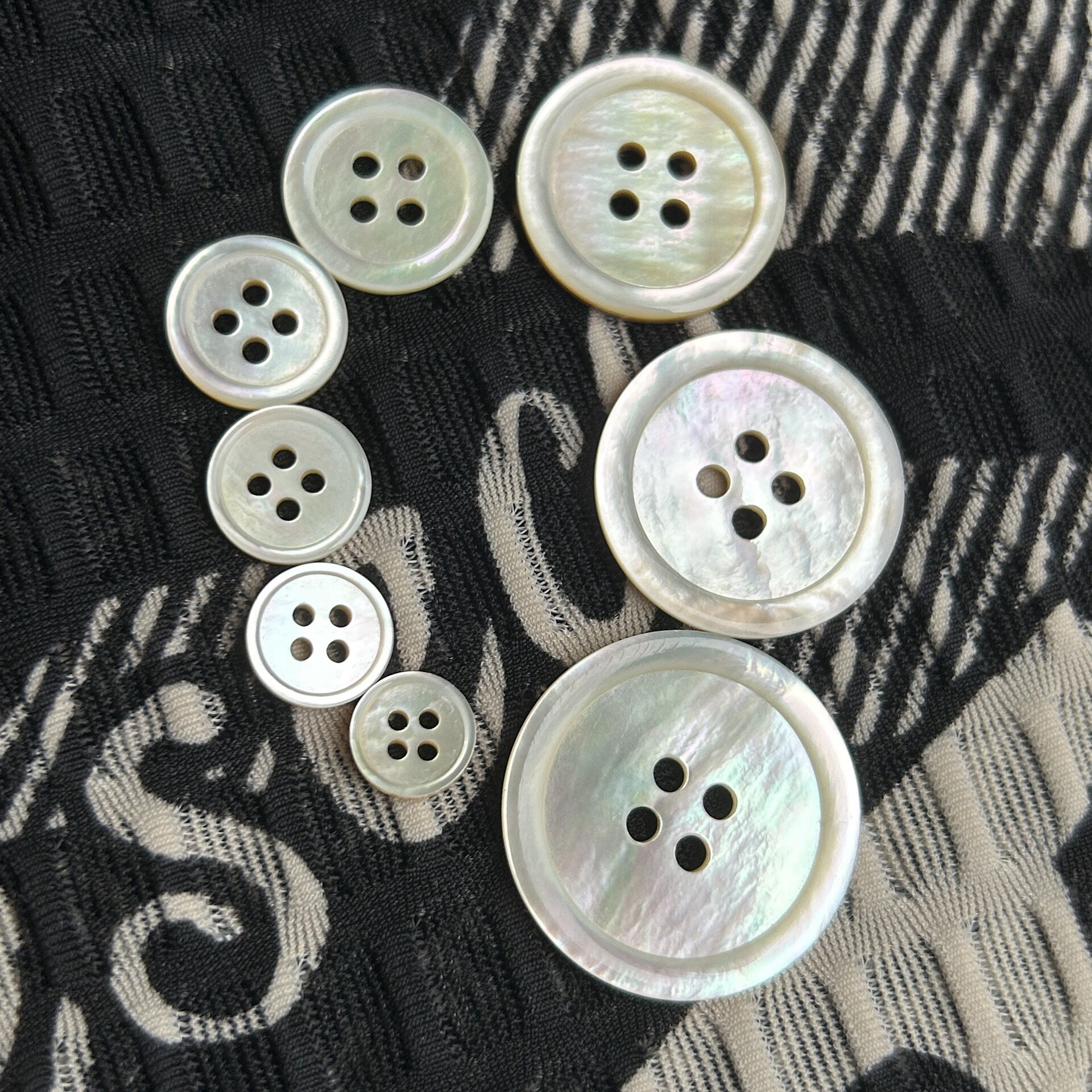 进口高端白蝶贝纽扣2mm厚