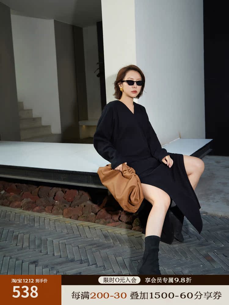 Z Boss Autumn and Winter Wool Knitted Improved Cheongsam Dress V Neck Diamond Stitching Sleeve Long Dress Women