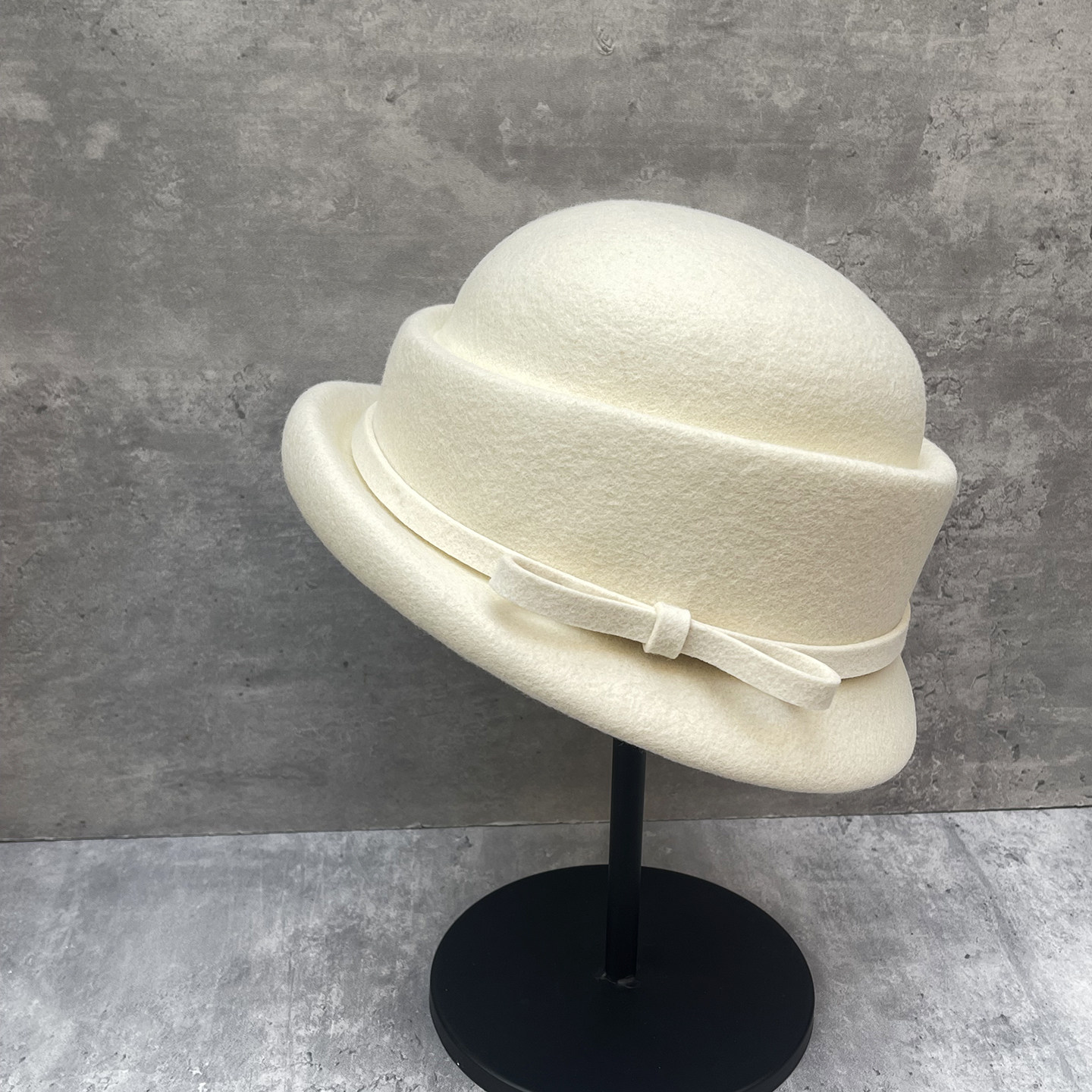 博主款千金风白色圆顶礼帽女秋冬季蝴蝶结卷边优雅法式盆帽显脸小,服饰配件/皮带/帽子/围巾,帽子,淘宝优惠券,粉丝福利购,淘宝优惠卷