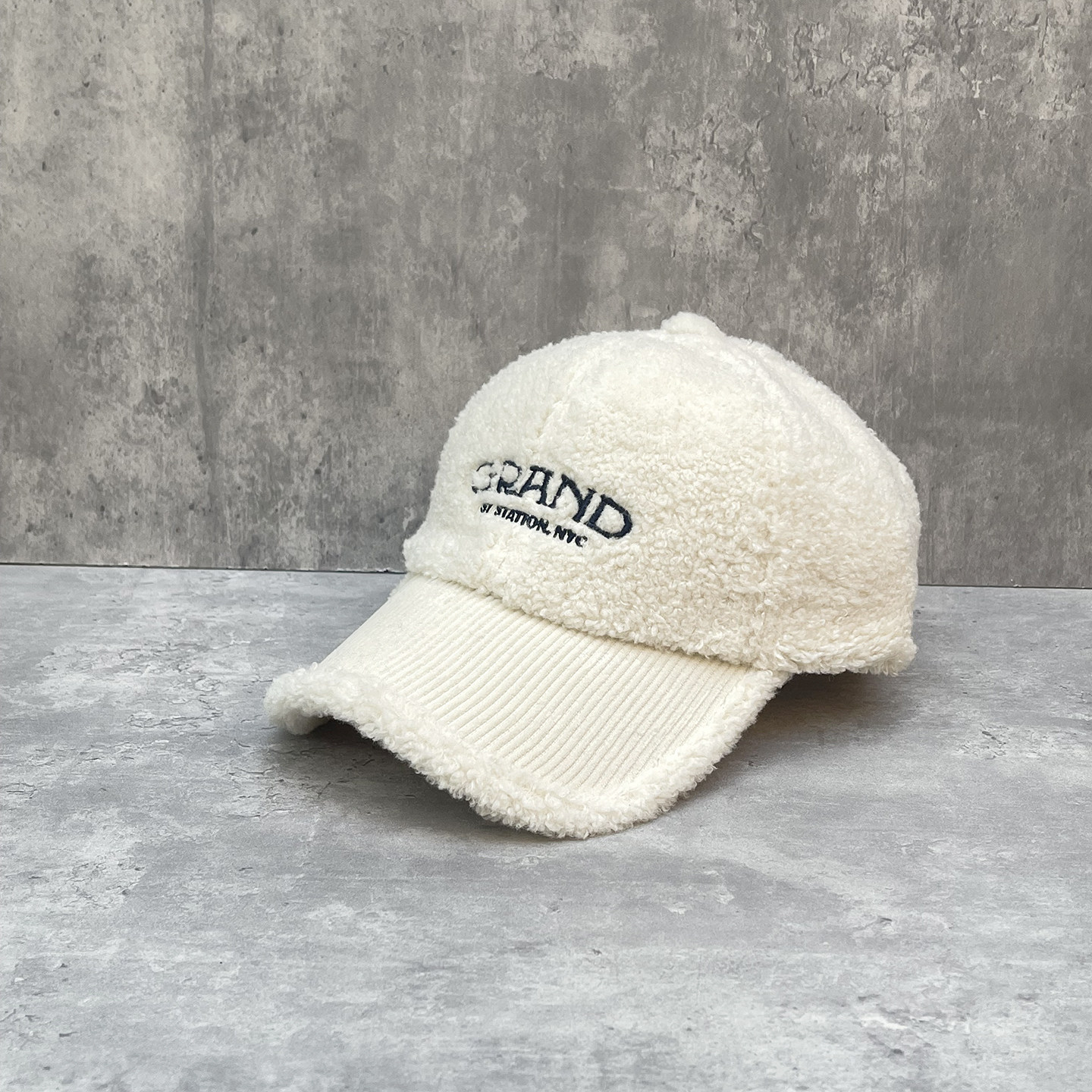 韩国款羊羔毛棒球帽女冬季保暖百搭时尚字母刺绣鸭舌帽显脸小帽子