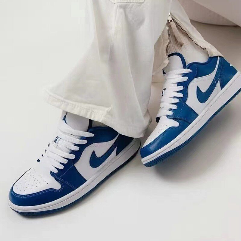 NIKE耐克乔丹板鞋AJ1女鞋轻便平底低帮休闲运动鞋JORDAN DC0774