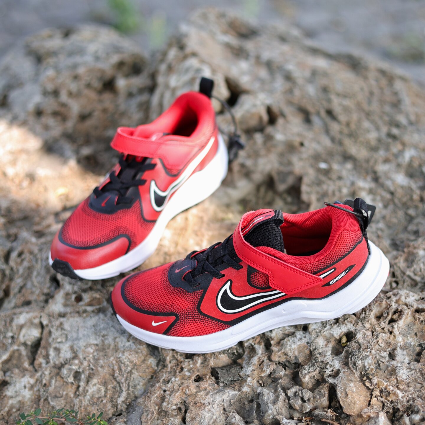 26新款NIKE耐克幼童男女童COSMIC RUNNER宇宙一号运动鞋HM4400