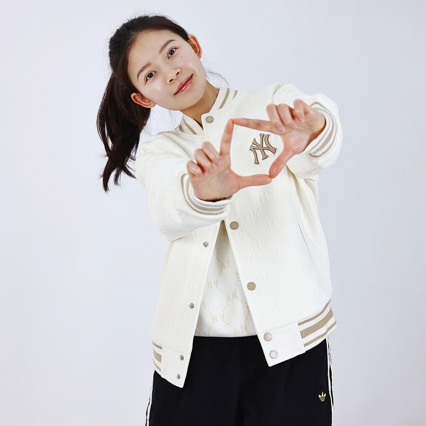 26新款MLB情侣棒球服外套NY暗纹老花满标运动休闲夹克3AJPM0261