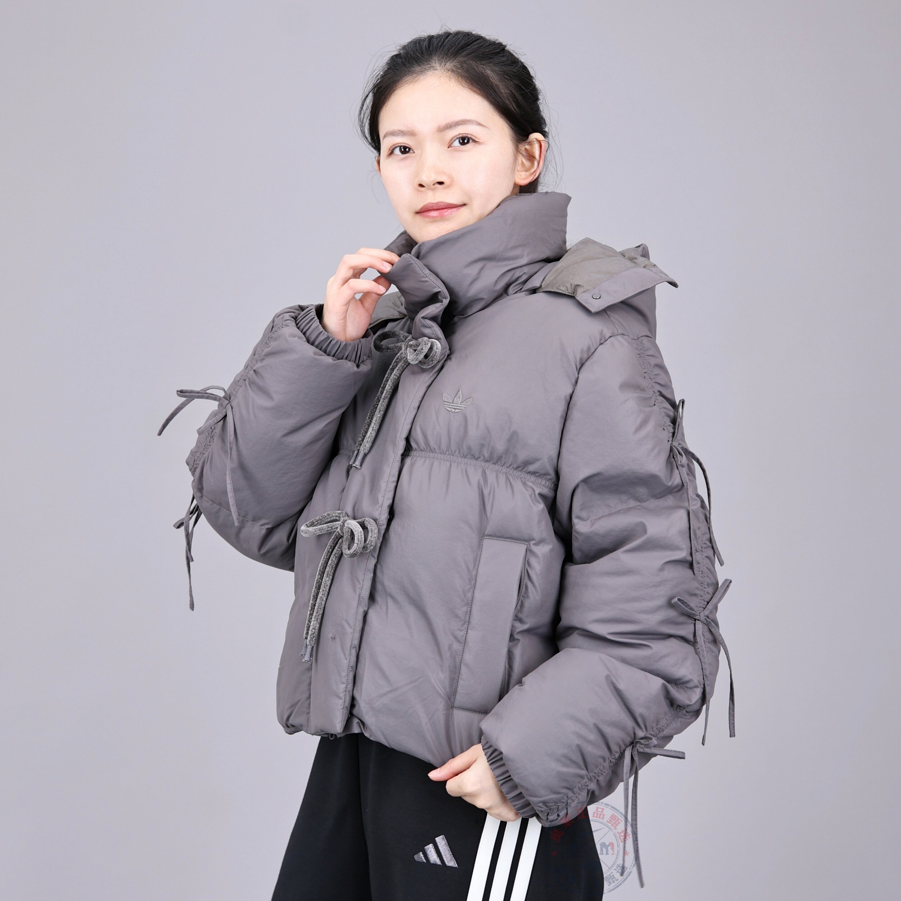 adidas阿迪达斯羽绒服女子25秋冬新款三叶草舒适保暖外套KC2609