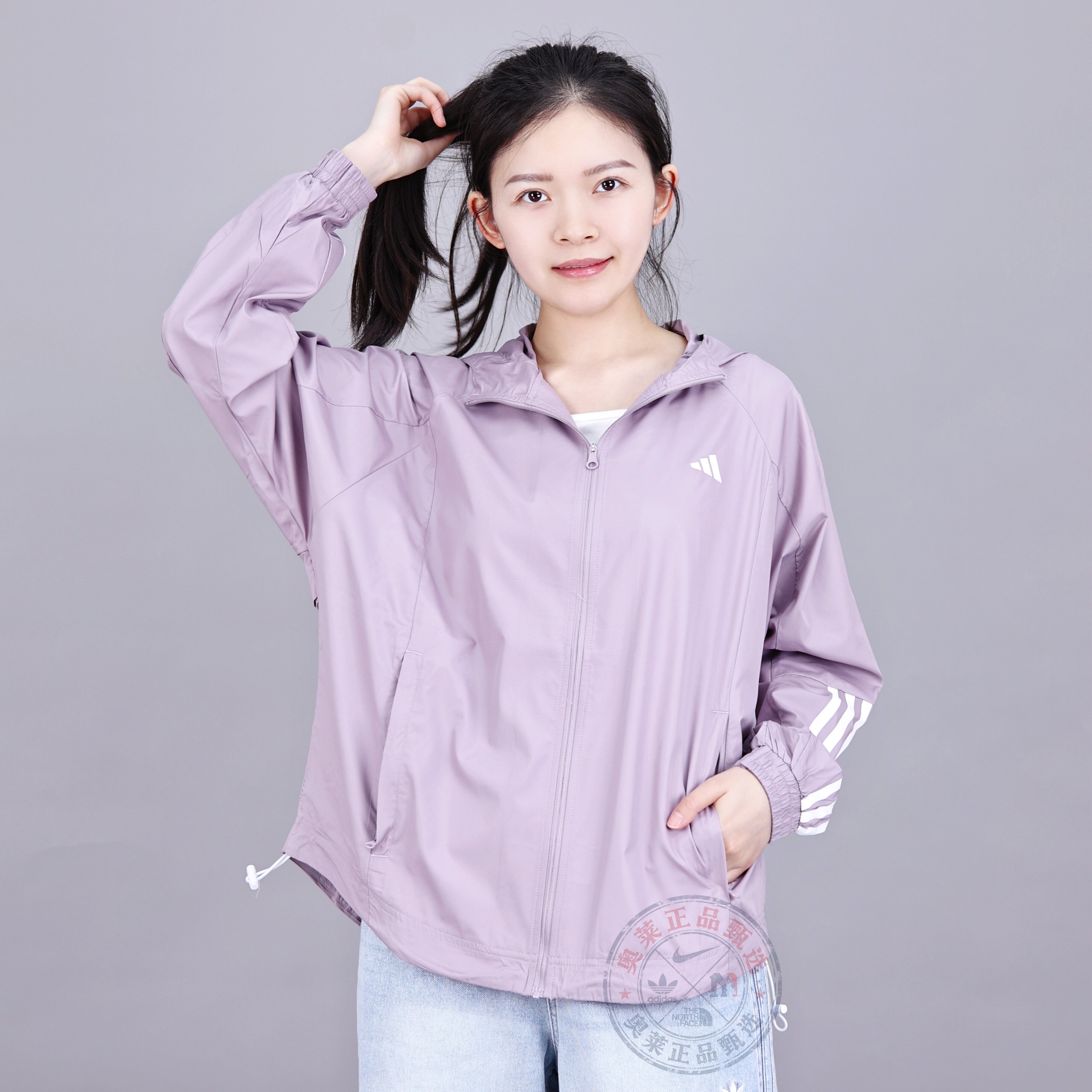 adidas阿迪达斯三叶草外套女子25秋冬新款运动透气休闲夹克JX7382