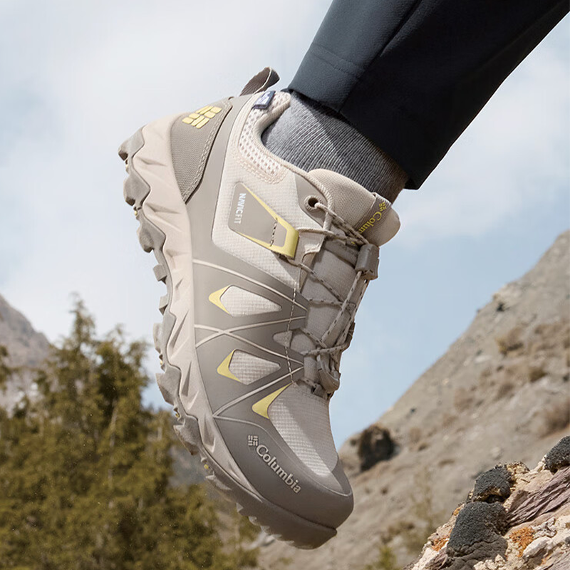 哥伦比亚男女同款户外徒步登山鞋
