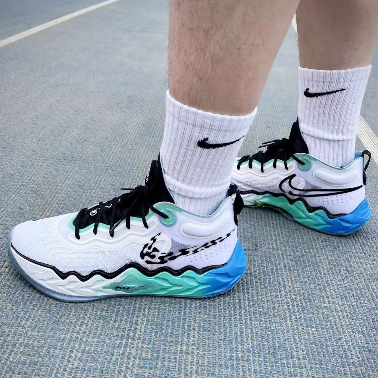 【2.4折特价】Nike/耐克篮球鞋