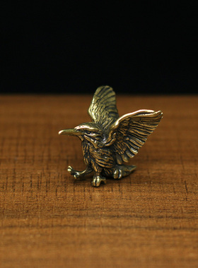 黄铜做旧雏鹰展翅中式书房装饰品