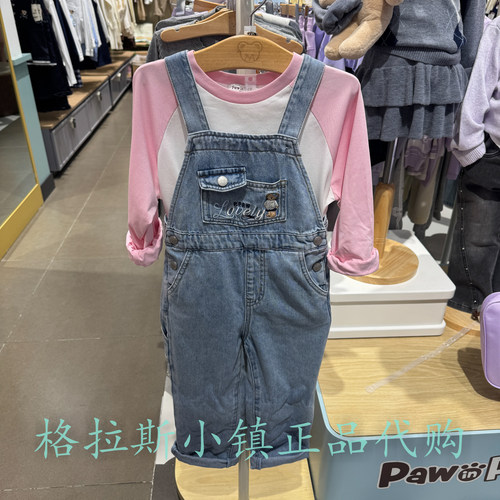 PawinPaw童装秋女童牛仔背带裤