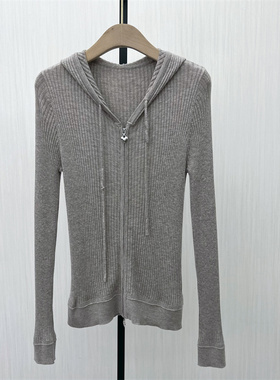 芭●2025秋季新品 拉链连帽针织开衫女弹力修身显瘦毛衫上衣W711