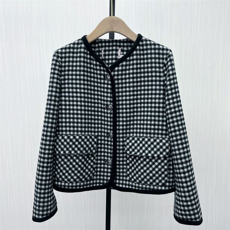 司●2025冬季新品 双面呢格纹大衣女气质短款绵羊毛呢子外套0660