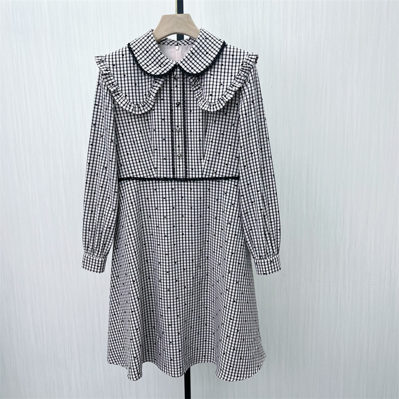 檬●2024秋装新品 娃娃领格子连衣裙女复古宽松长袖茶歇裙子0068
