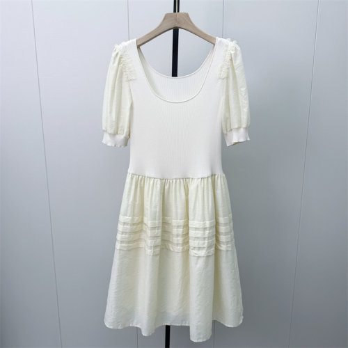 fei●2026夏季新品 法式针织拼接连衣裙女气质淑女显瘦裙子2111
