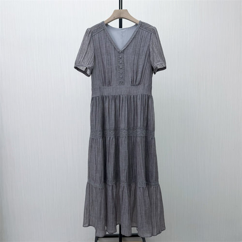 香●2026夏季新品 法式v领连衣裙女气质显瘦小清新a字茶歇裙1454