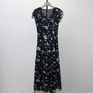 良月●2026夏季新品 雪纺v领连衣裙女法式温柔小清新茶歇裙子9567