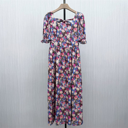 伊●2026夏季新品 法式碎花连衣裙女气质显瘦小清新a字茶歇裙3559