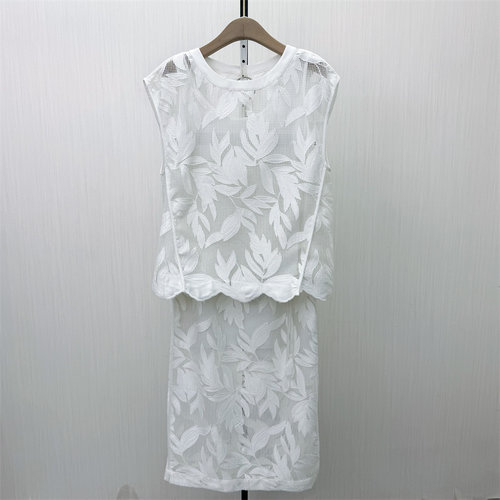 芭●2026夏季新品 镂空套装裙子女宽松无袖上衣半身裙两件套622