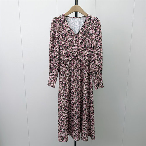 芭●2026秋季新品 碎花v领连衣裙女气质淑女别致长裙茶歇裙7957