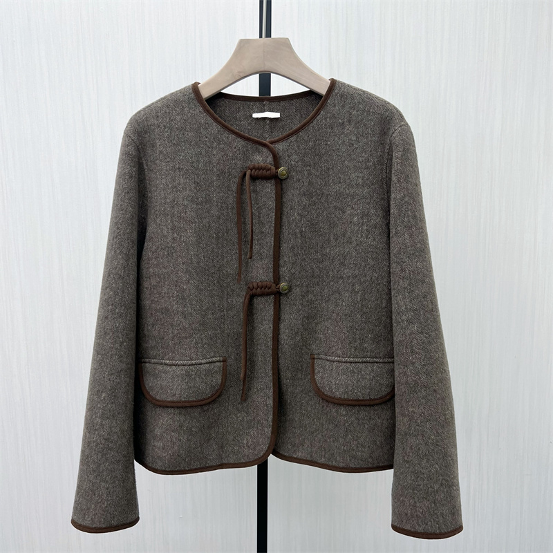 C●2025冬季新品 双面呢大衣女气质短款宽松绵羊毛呢子外套8301