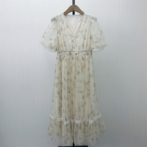 芭●2026夏季新品 法式碎花连衣裙女气质显瘦小清新茶歇裙3077