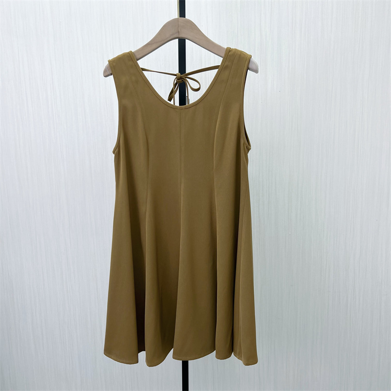 fei●2024秋季新品 小个子a字连衣裙女修身显瘦打底背心裙1135