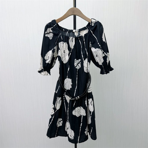 迪●2026夏季新品 法式碎花连衣裙女气质显瘦小清新a字茶歇裙1739