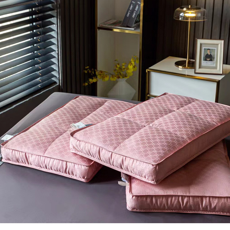 刘大姐家全棉80贡缎面料六方格提花羽绒棉立体软芯舒适枕头