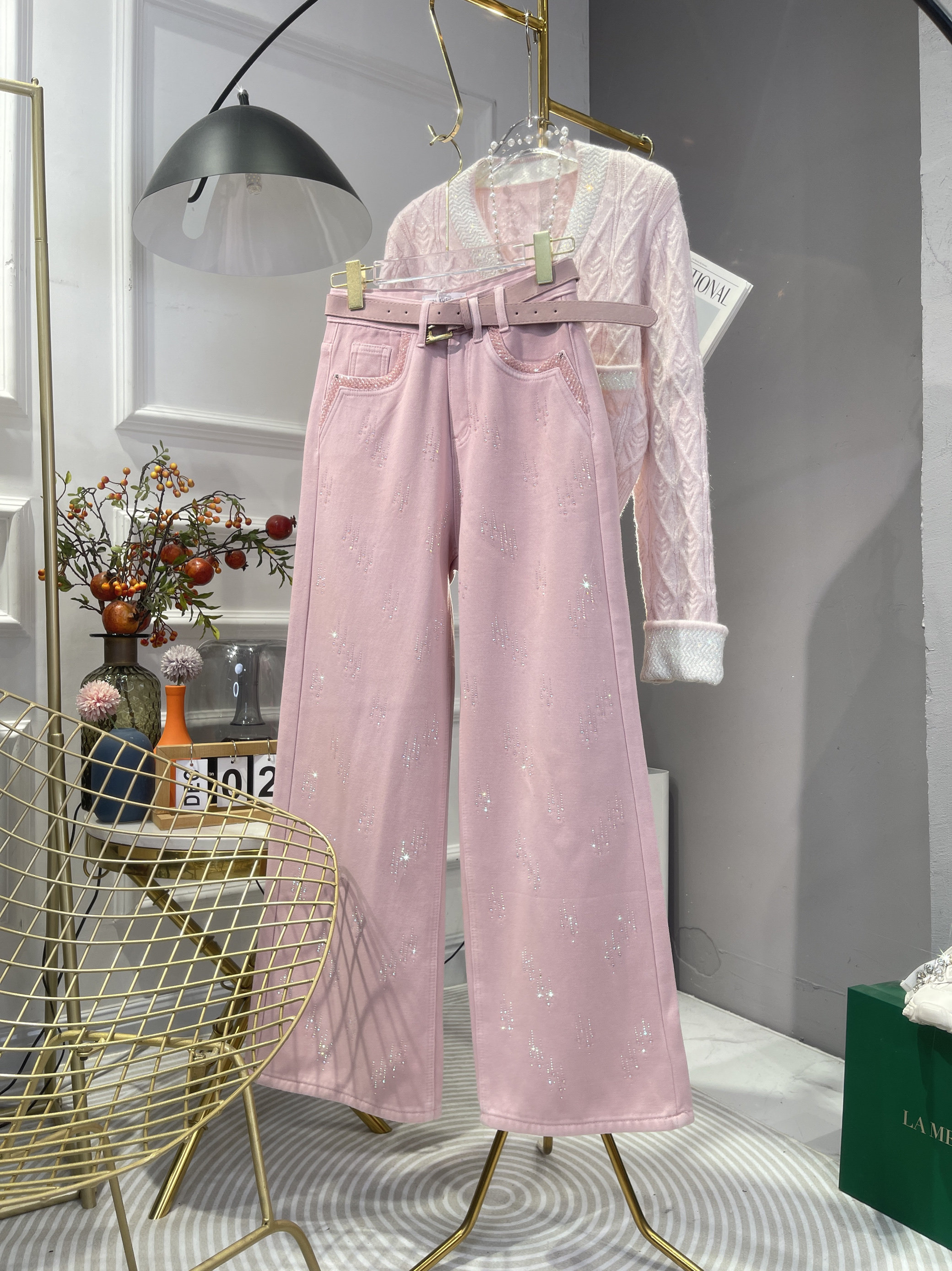 2024冬季加绒加厚粉色高腰显瘦宽腿直筒裤长裤女钉珠烫钻牛仔裤潮,女装/女士精品,牛仔裤,淘宝优惠券,粉丝福利购,淘宝优惠卷