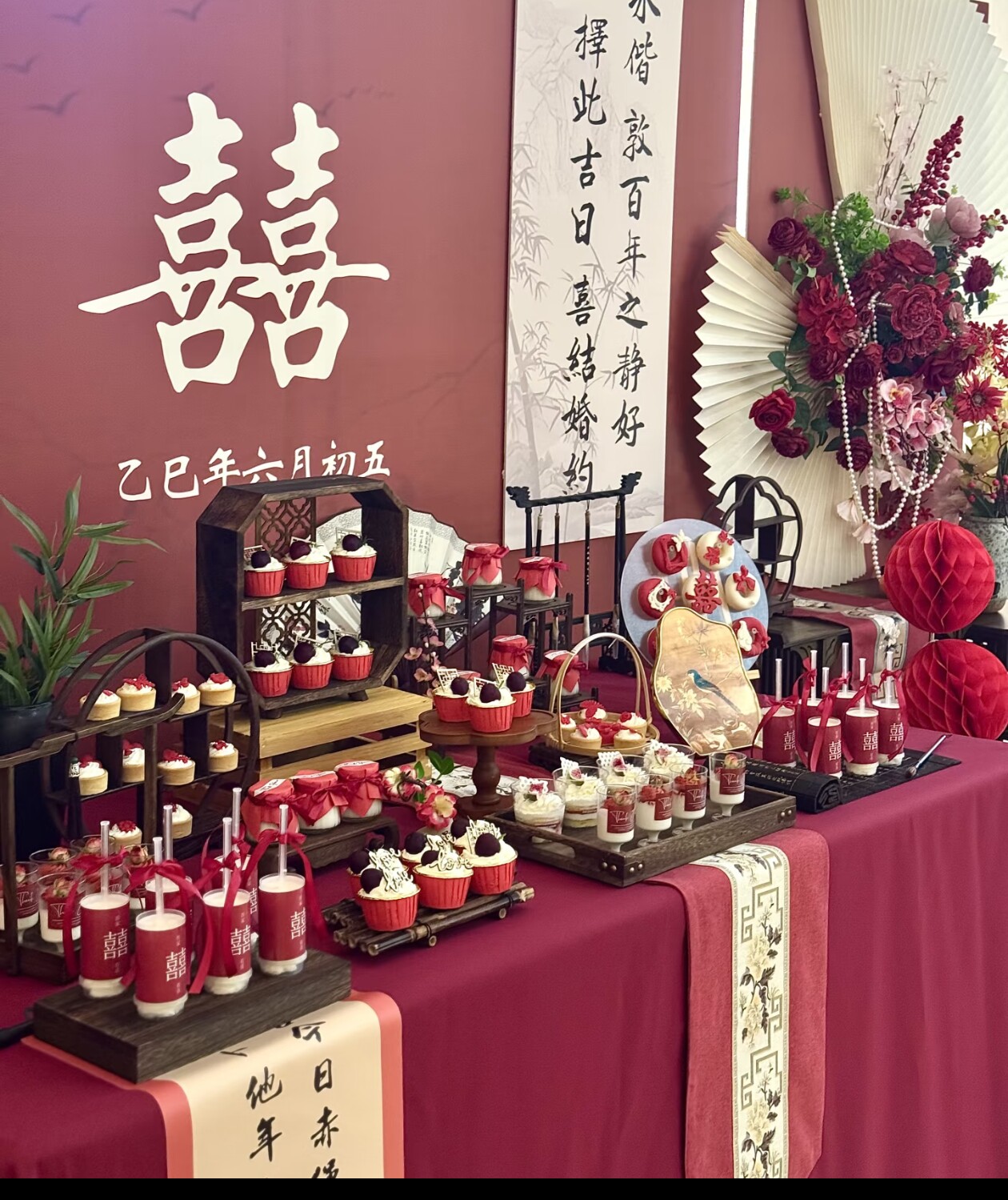 新中式甜品台展示架汉唐摆件婚礼订婚宴宝宝宴古风木质茶歇摆台图片