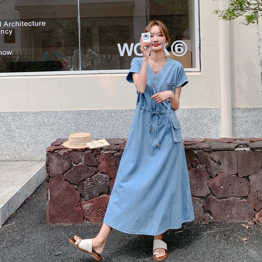 韩系通勤风松弛感牛仔蓝色连衣裙女夏2025年新款大方得体休闲长裙,女装连衣裙,乔安迪