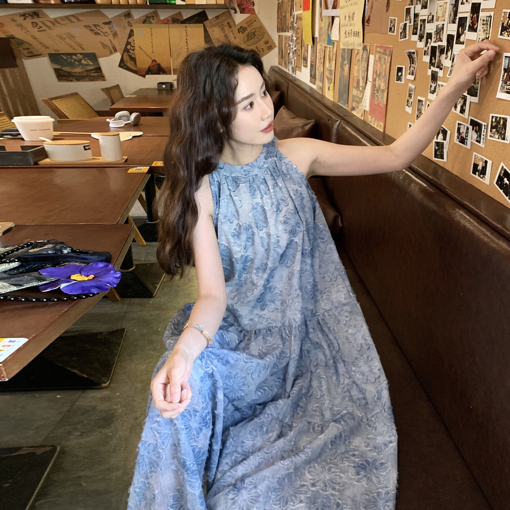 蓝色提花挂脖连衣裙女2025夏季新款高级感法式漂亮宽松绝美茶歇裙,女装连衣裙,乔安迪