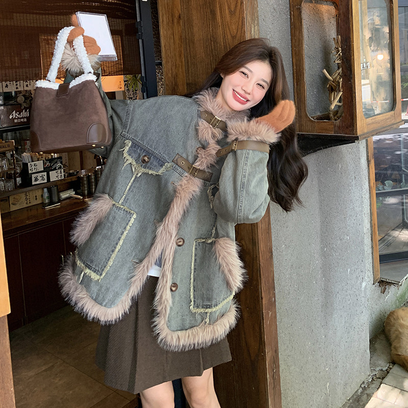 蓝色牛仔加绒外套女皮毛一体冬季加厚2025年新款独特好看短款毛毛，女装短外套，乔安迪