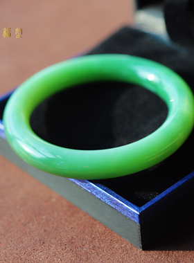 玉福堂 | 俄罗斯碧玉粉绿猫眼圆条玉镯58mm