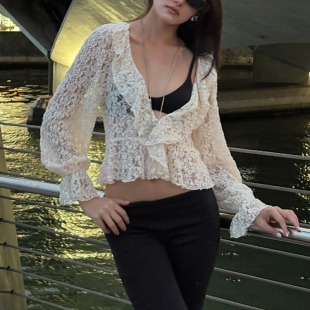 叠穿外搭短款 gagaopt法式 T恤春季 蕾丝罩衫 上衣 性感深V领白色长袖