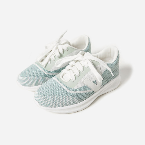 字母拼接飞织面EVA平底运动鞋