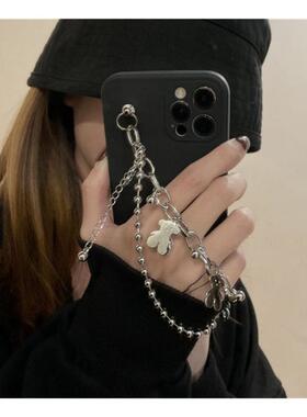 CHOWILL酷黑小熊手链金属链条适用iPhone17 Air 16 15 14Plus 13Pro 12 11 Xsmax XR 78P苹果SE2黑色手机壳